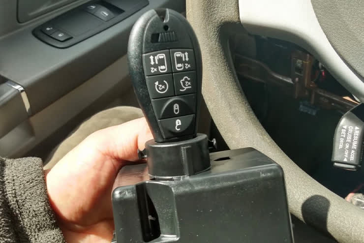 Car key replacement service in Cleveland, OH