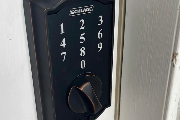 Home lock change service in Cleveland, OH